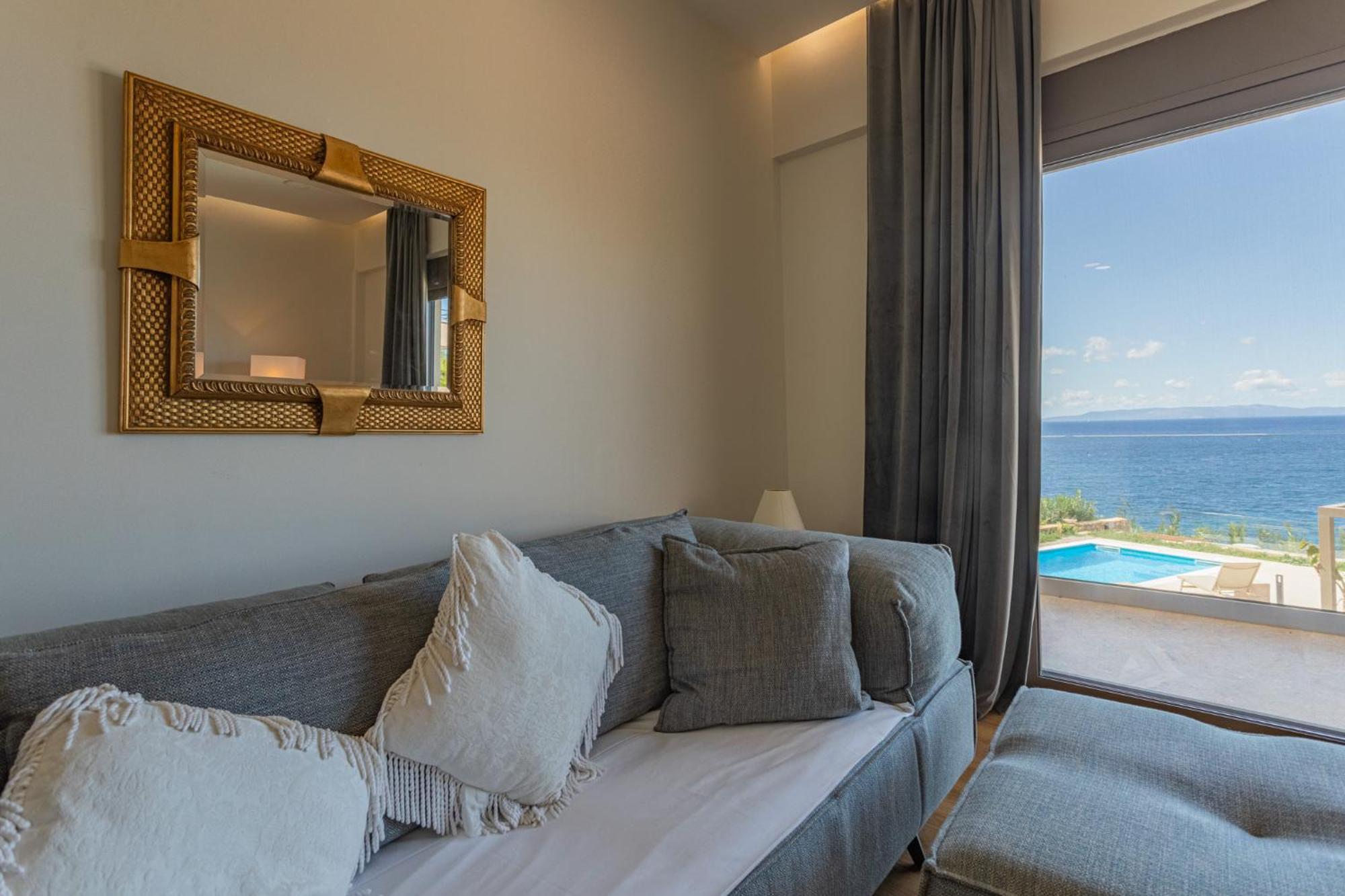 Blue Lagoon Suites At Stoúpa Esterno foto