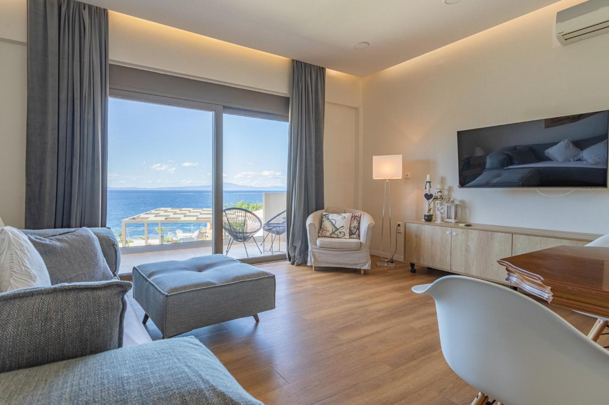Blue Lagoon Suites At Stoúpa Esterno foto